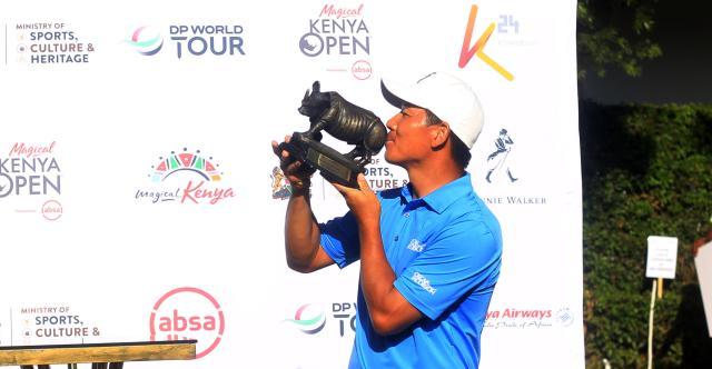 1646576893149010238.jpg Ashun-Wu-kisses-Trophy-Caps-scaled.jpg